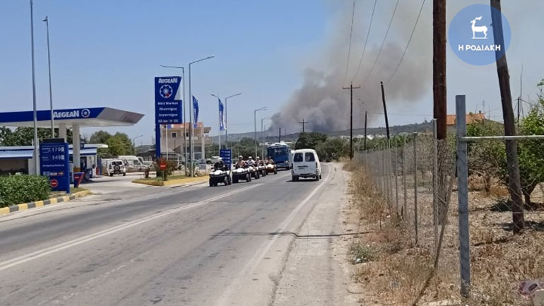 Φωτιά στη Ρόδο – Επί ποδός ισχυρή δύναμη της Πυροσβεστικής